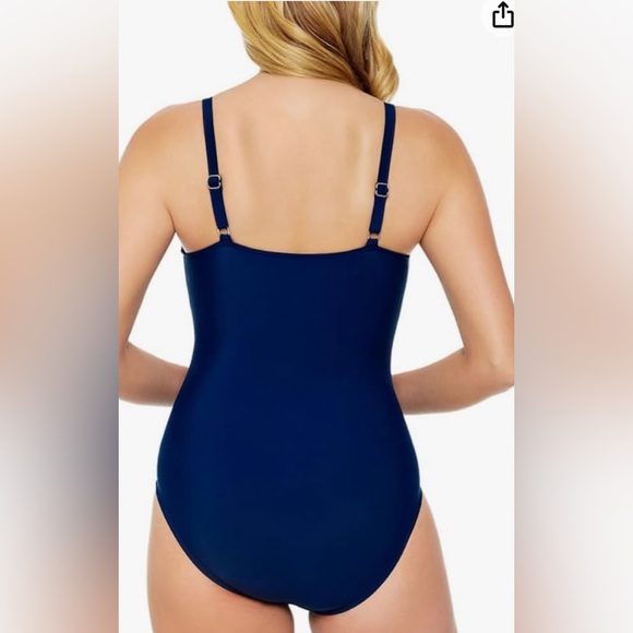 Brand: Swim Solutions
Swim Solutions Women's  Tummy Control size 12  A511 - Picture 2 of 4